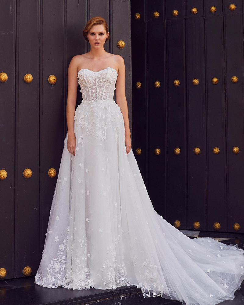 La23119 3d lace a line wedding dress with shoulder cape3